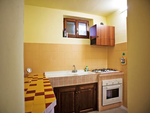 Room, Property, Furniture, Bathroom, Sink, Bathroom Cabinet, Cabinetry, Interior Design, Building, Floor