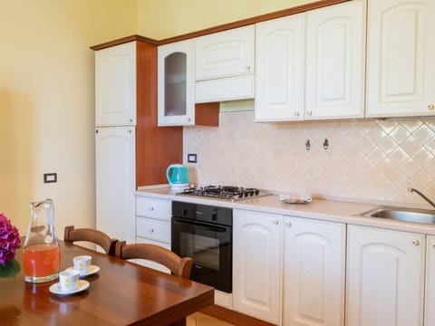 Cabinetry, Furniture, Countertop, Building, Property, Kitchen, Wood, Sink, Interior Design, Kitchen Sink