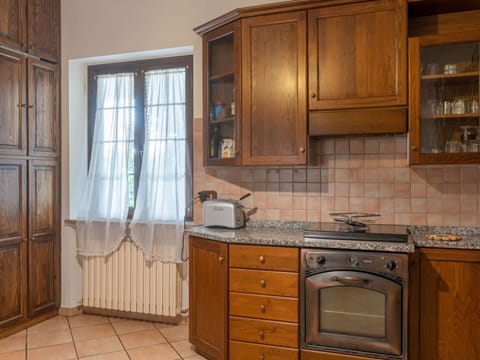 Cabinetry, Property, Furniture, Countertop, White, Building, Drawer, Kitchen, Wood, Interior Design