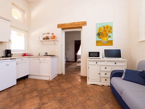 Cabinetry, Furniture, Drawer, Chest Of Drawers, Building, Interior Design, Wood, Countertop, Comfort, Dresser