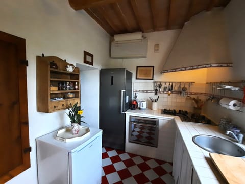 Kitchen : all the appliances