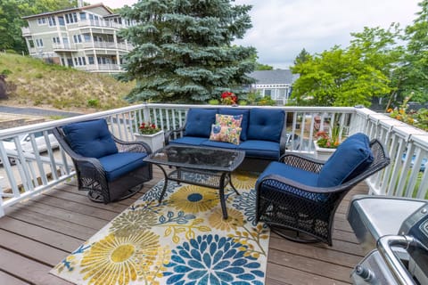 Main Level | Back Deck Sitting Area | Grill