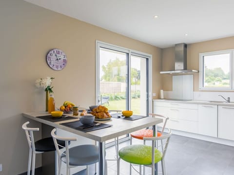 Furniture, Property, Cabinetry, Table, Window, Countertop, Lighting, Interior Design, Chair