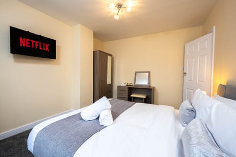 Diamond Room - TV with Netflix included