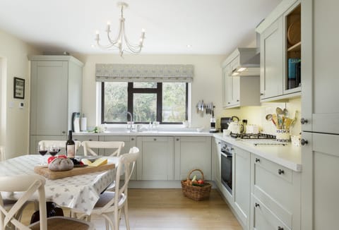 Ground floor: Fully equipped kitchen with dining area