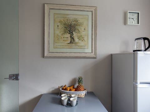 Building, Window, Comfort, Wood, Television, Living Room, Interior Design, House, Couch, Floor