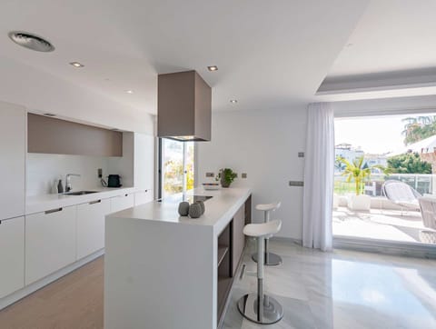 Luxury self-catering 3bedroom designer flat Spain