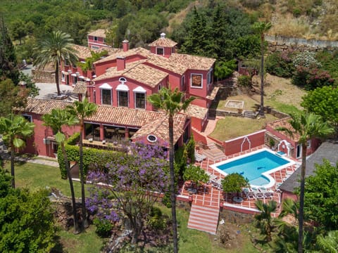 Exclusive 12 bedroom mansion in a gated community