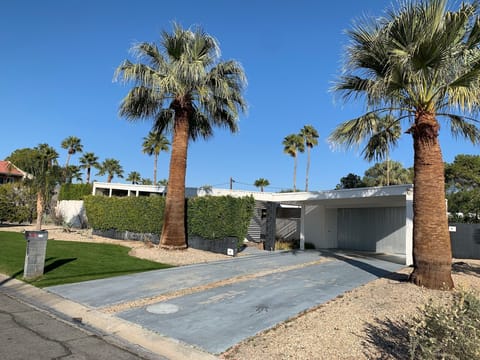 Krisel-designed Alexander home.