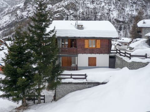 Snow, Winter, Home, Property, House, Tree, Freezing, Cottage, Roof, Hill Station