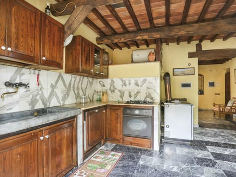 Cabinetry, Property, Countertop, Wood, Kitchen, Building, Interior Design, Flooring, Floor, Wood Stain