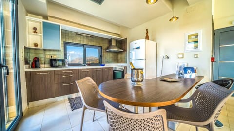 The fully equipped kitchen with modern electrical appliances!