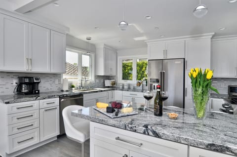 Enjoy KitchenAid Professional Appliances in this Newly Upgraded Kitchen