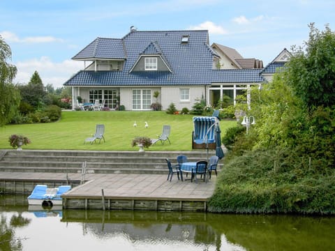 Waterway, Property, House, Home, Estate, Botany, Building, Architecture, Canal, River