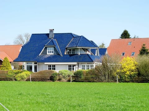 Home, House, Property, Roof, Estate, Real Estate, Building, Lawn, Cottage, Grass