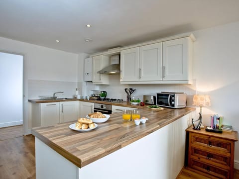 Modern kitchen area | 3 Harbour View, Newquay