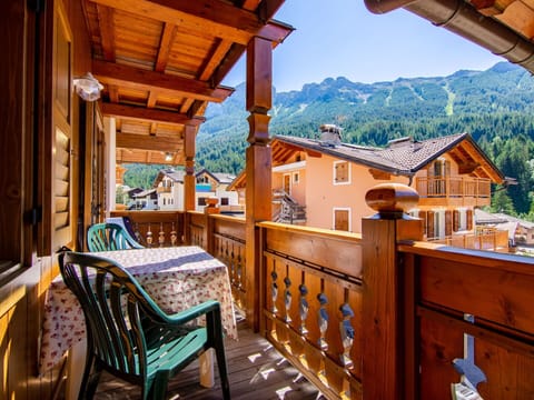 Property, Building, Sky, Azure, Wood, Interior Design, Cottage, Tree, Shade, Leisure