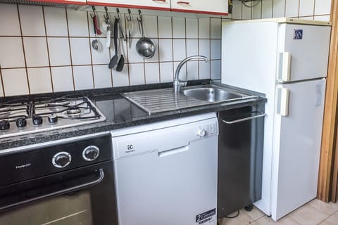 Fridge, oven, dishwasher