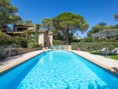 Water, Plant, Property, Daytime, Swimming Pool, Azure, Tree, Nature, Sky, Body Of Water