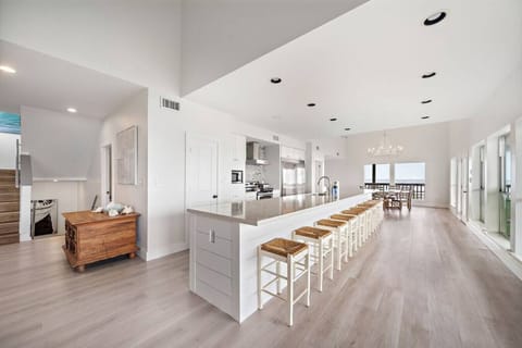 A kitchen perfect for preparing meals for the family!