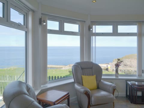 Comfortable seating within the living area | Seabreezes - Scott Holiday Cottages, Portknockie