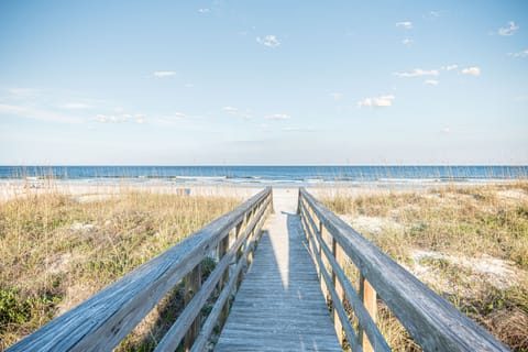 Beach nearby, sun loungers, beach towels