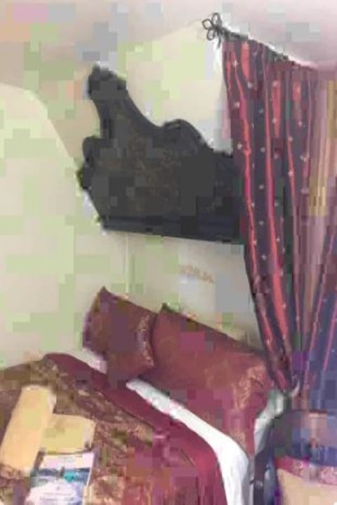 Campaign room. Has a walk in closet