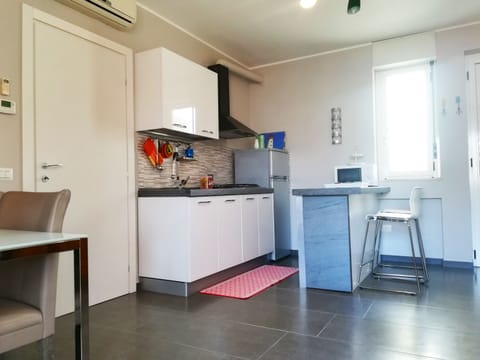 Fridge, oven, stovetop, highchair