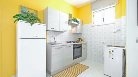 Fridge, oven, stovetop, highchair