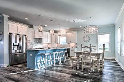 Dining Area | Dishware & Flatware