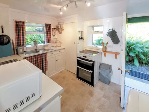 Kitchen | Gàrradh an Fhàsaich, Glendale