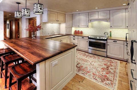 Kitchen - Elkhorn Lodge at Beaver Creek