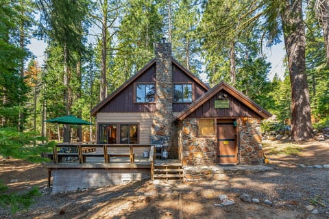 Quandt Cabin Exterior