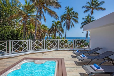 Beachfront Puerto Del Carmen | Villa Playa Hari | 3 Bedroom Villa - Central Location