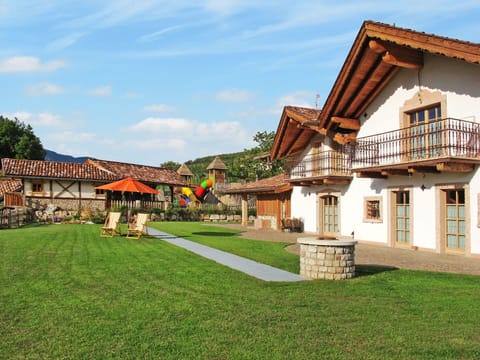 Sky, Cloud, Plant, Building, Property, Tree, Window, Land Lot, House, Leisure