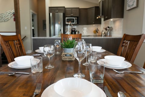 dining room sits 6 comfortably