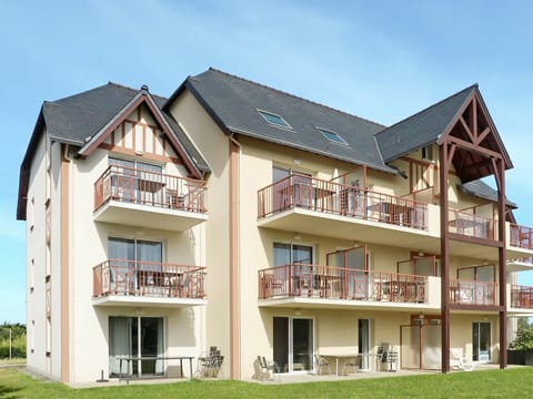 Property, House, Home, Building, Real Estate, Residential Area, Architecture, Estate, Roof, Apartment