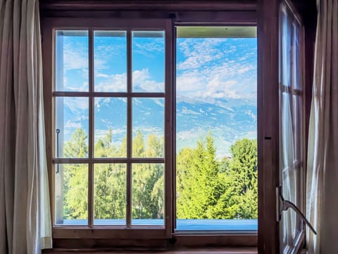 Cloud, Window, Sky, Daytime, Property, Plant, Light, Nature, Azure