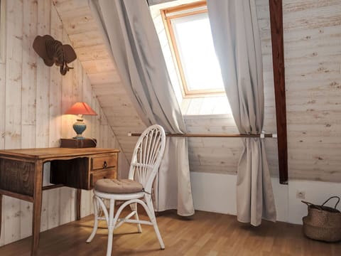 Cloud, Sky, Plant, Building, Window, Land Lot, House, Grass, Door, Tree