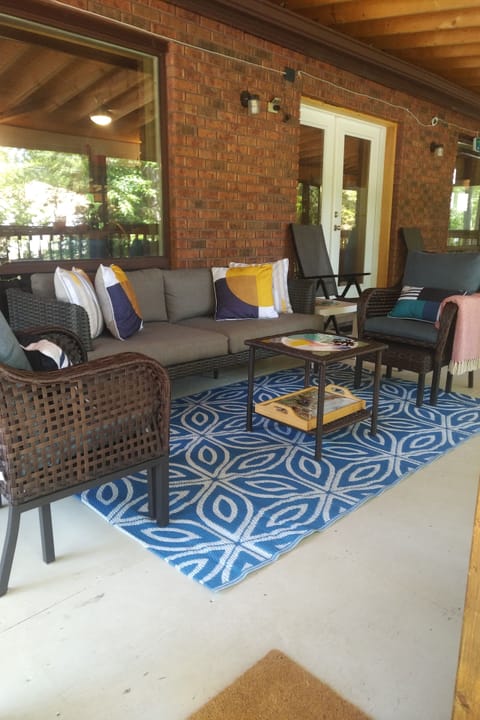 Relax peacefully. New porch furniture.
Perfect for families and grandparents.