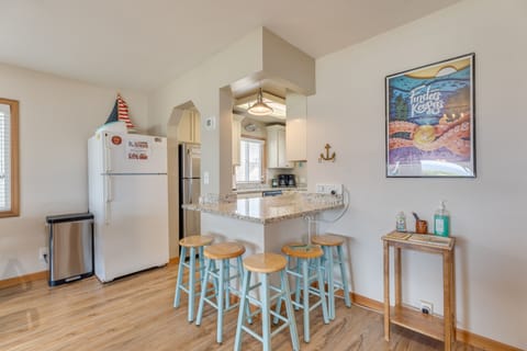Breakfast nook with stools.