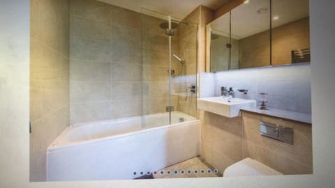 Combined shower/tub