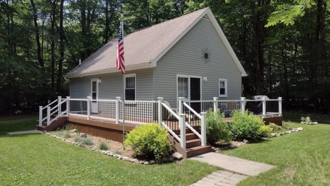 Cottage with new, larger deck - 2022