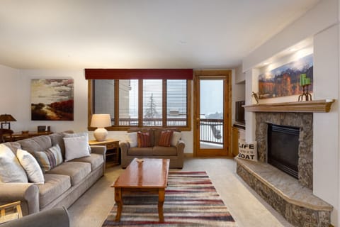 Condo on the slopes w/ hike & bike trails, restaurants, & pools just steps away! Condo in Steamboat Springs