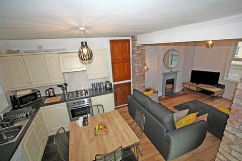 Bwthyn Cloch Glas (Blue Bell cottage) - Ground Floor