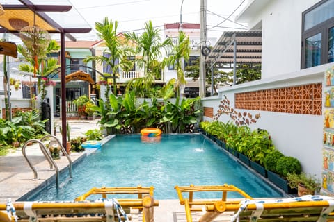 Outdoor pool, sun loungers