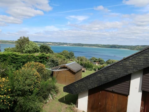 Property, Sky, House, Sea, Roof, Cottage, Real Estate, Vacation, Coast, Architecture