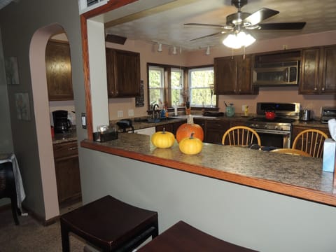 WATCH THE CHEF PREPARE YOUR MEAL