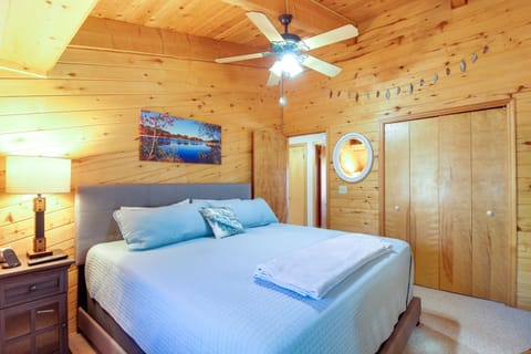 5 bedrooms, iron/ironing board, travel crib, free internet