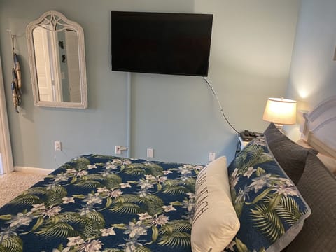 1 bedroom, in-room safe, desk, iron/ironing board